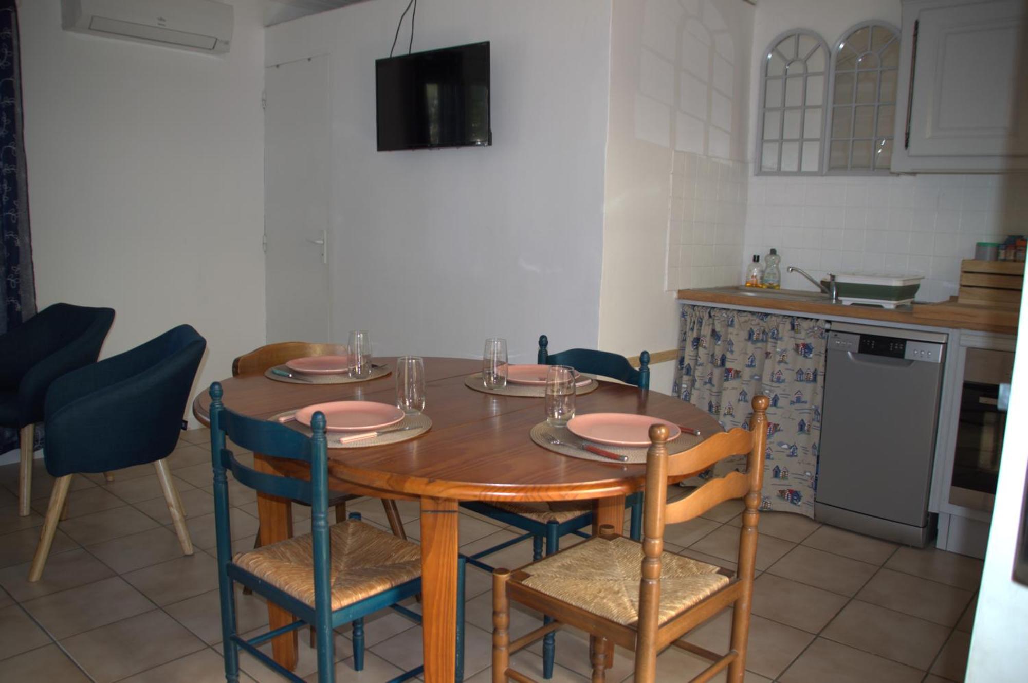 Appartement L'Esquirou à Rocbaron Extérieur photo